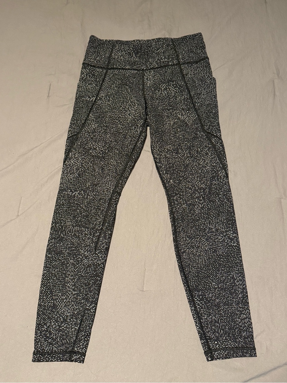 Athleta Salutation Sash Pocket Leggings Size Medium